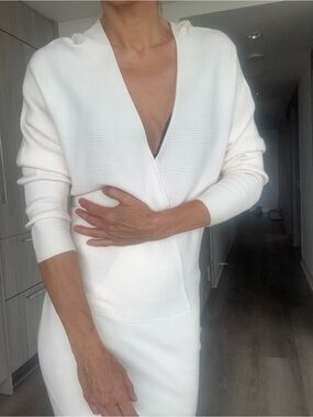 Banana Republic Women's V-Neck Sweater Dress in Ivory